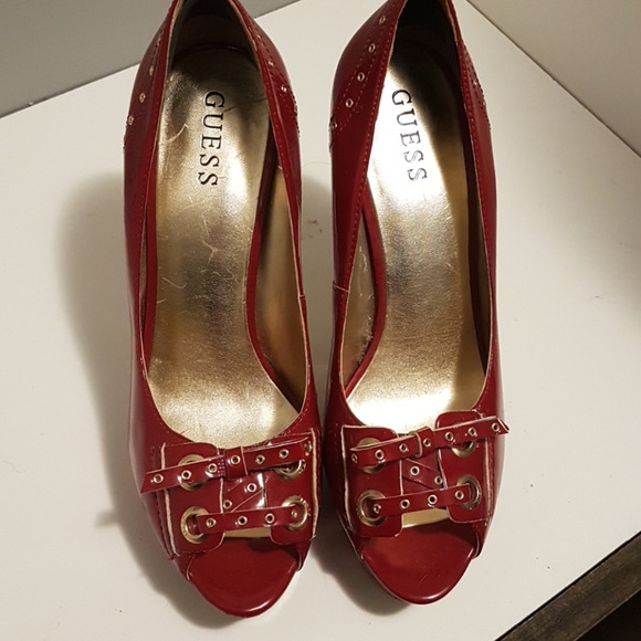 Red guess high heels - Picture 3 of 3
